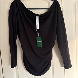 NWT Halara Athletic Black Wide Scoop Neck Sinched Sides Large w/ Thumb Holes